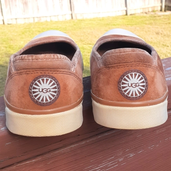 UGG suade slip ons sz 6 1/2 women - Picture 5 of 12